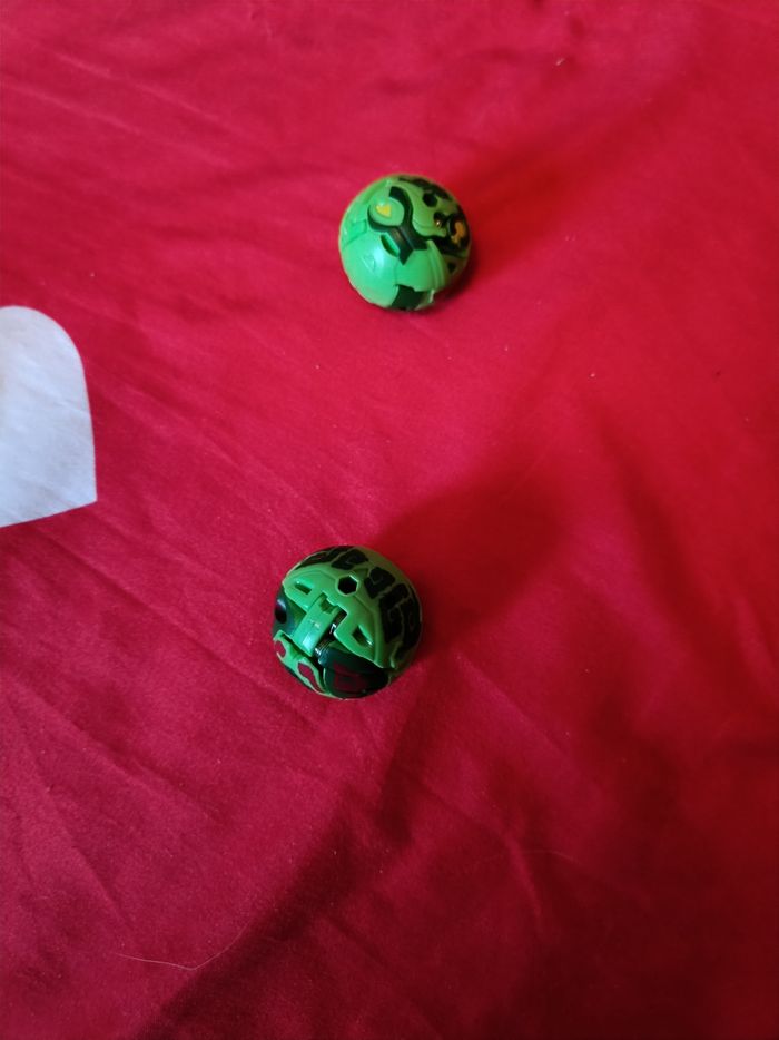 Deux bakugan - photo numéro 6