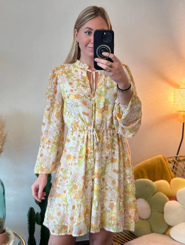 Robe motifs fleuris 70s’ taille 34/36 - Nasty Gal - photo numéro 4
