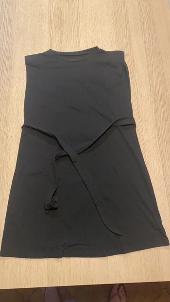 Robe courte avec épaulettes et ceinture taille 40- 42