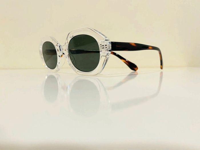 Lunette de soleil mixte small transparente et marron écaillée UV protection catégorie 3 - photo numéro 7