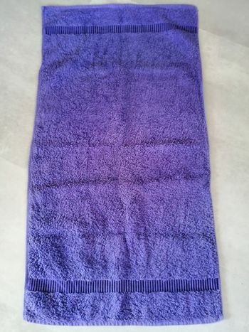 serviette violette Carré Blanc 89 x 47 cm