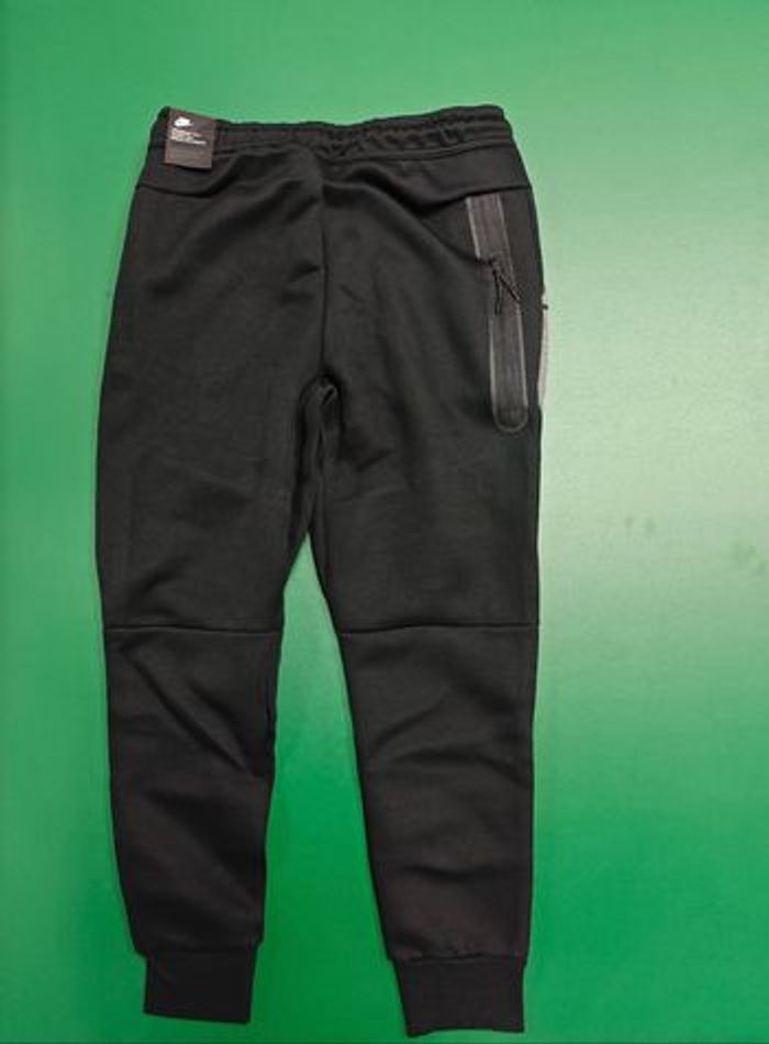 Nike tech - photo numéro 3
