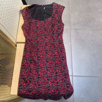 robe noir et rouge