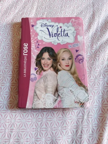 🔴Disney violetta en scène voir descriptif