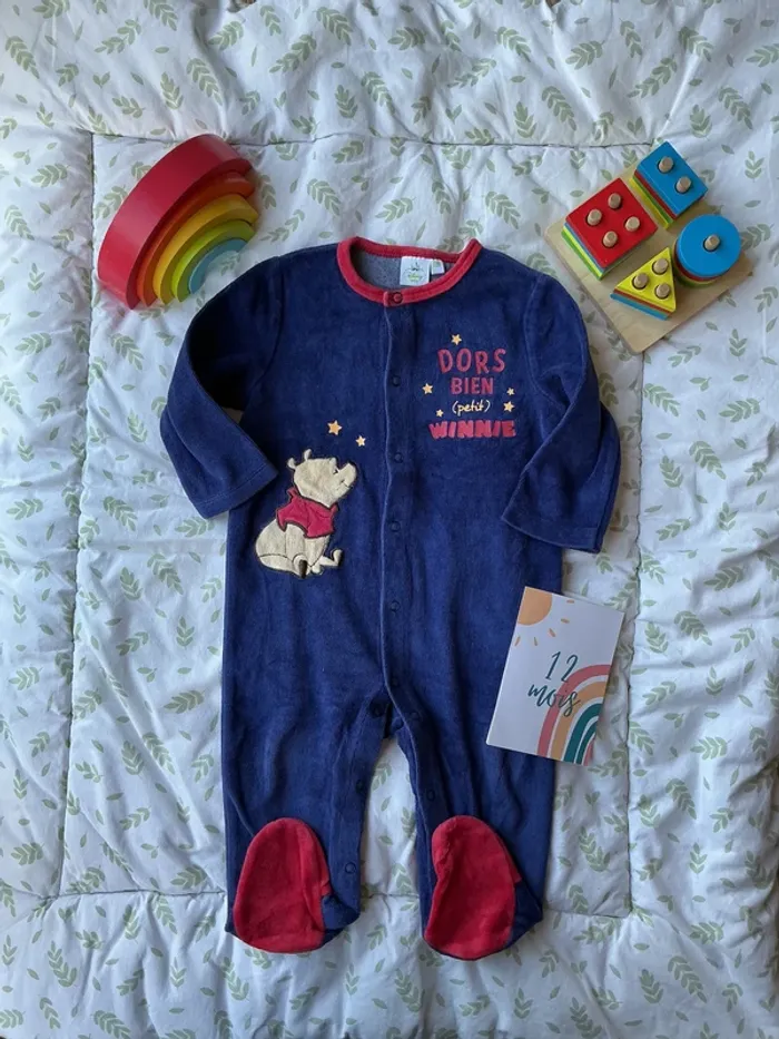 pyjama grenouillère en velours marine disney winnie ouverture devant 12 mois
