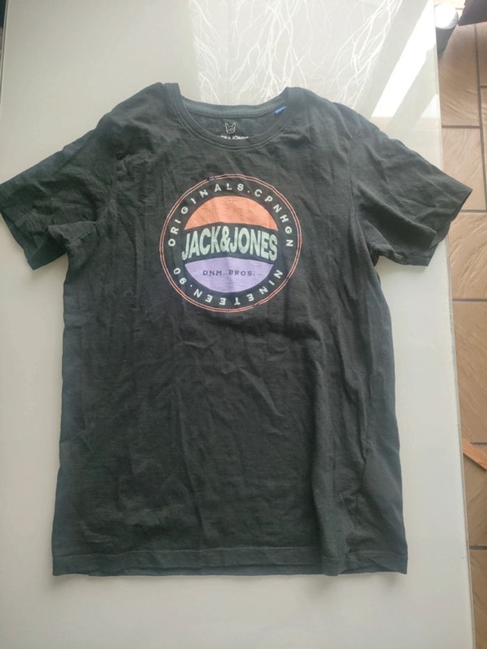 Lot de 2 tee-shirt manches courtes taille 14 ans - photo numéro 2
