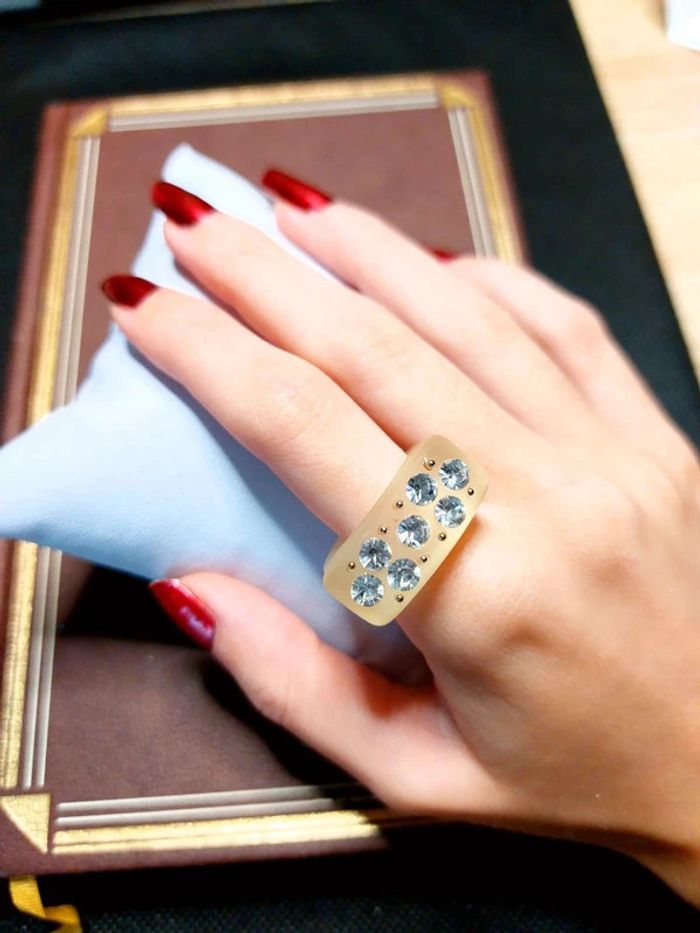 Magnifique bague couleur crème chromée avec strass blanc 00's - photo numéro 3