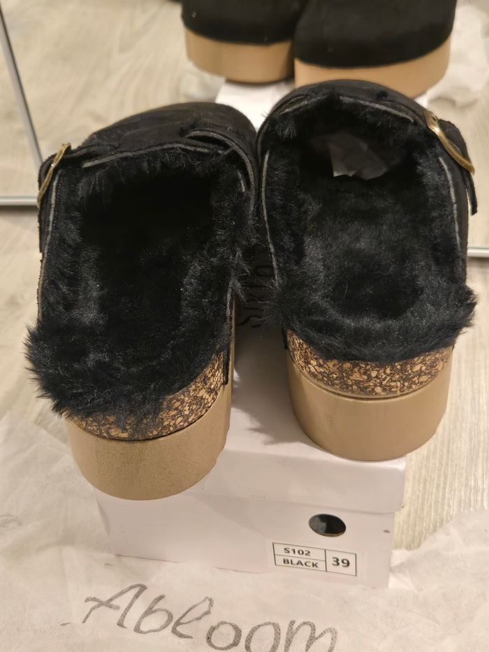 Mules noires fourrées à plateforme P38/39 neuves - photo numéro 6