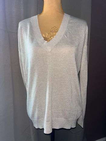 Pull fin col v kiabi doré scintillant taille M