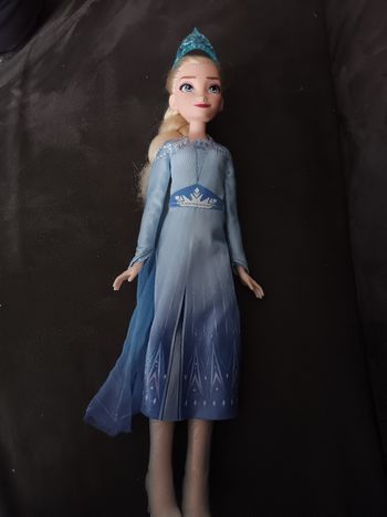 Elsa chantante  2018 . Très bon état