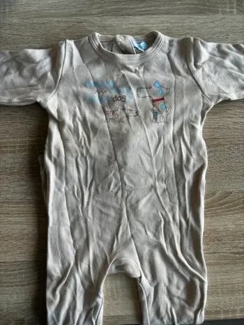 Lot vêtement bébé 6 Mois