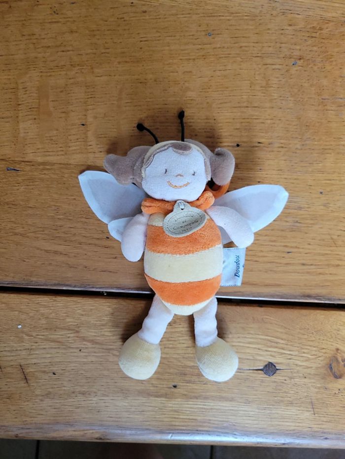 Abeille Doudou et Compagnie