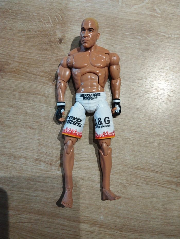 Tito Ortiz ufc figurine jakks 2009