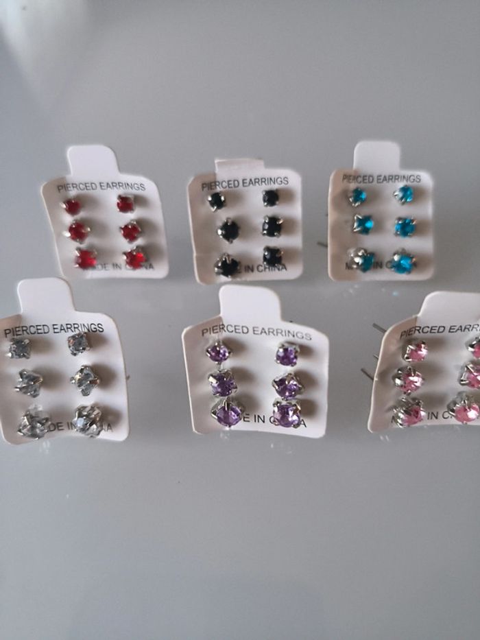 Ensemble 36 boucles d'oreilles - photo numéro 2