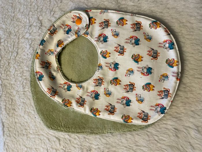 Bavoir amande animaux