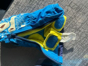 Très jolis gants de ski Decathlon 18/24 mois bon état