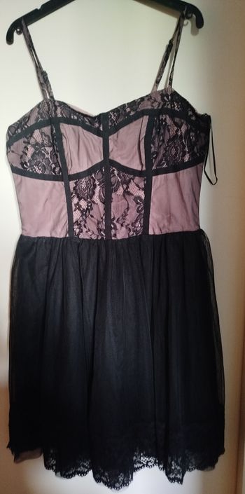 Robe noire et rose style bustier