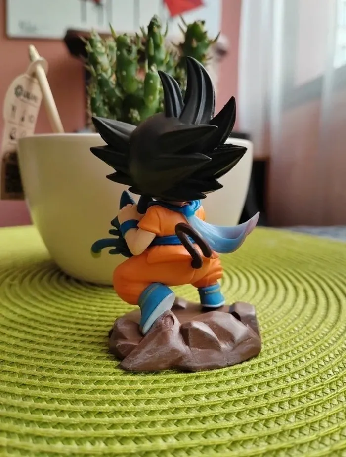 Figurine Dragon ball - Goku enfant avec plume - Neuve - photo numéro 3