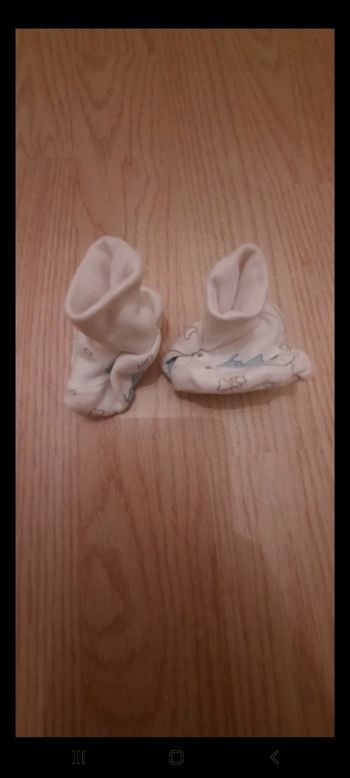 Lot bonnets, chaussons