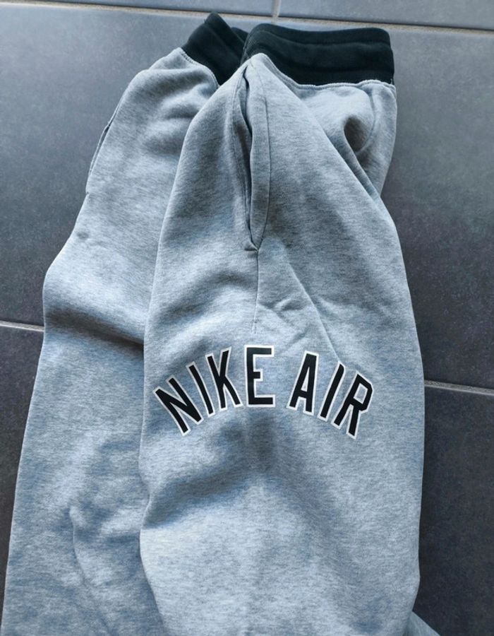 Pantalon jogging Nike gris enfant taille XL - photo numéro 3