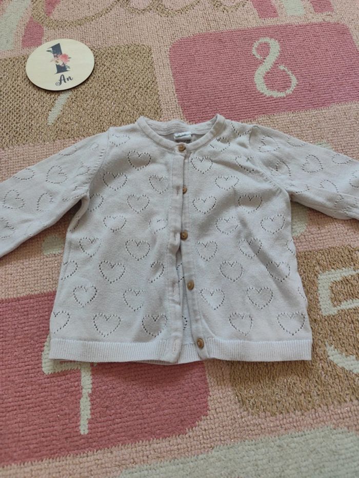 Lot gilets 12 mois - photo numéro 4