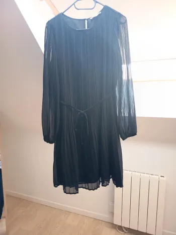 Robe noire mango