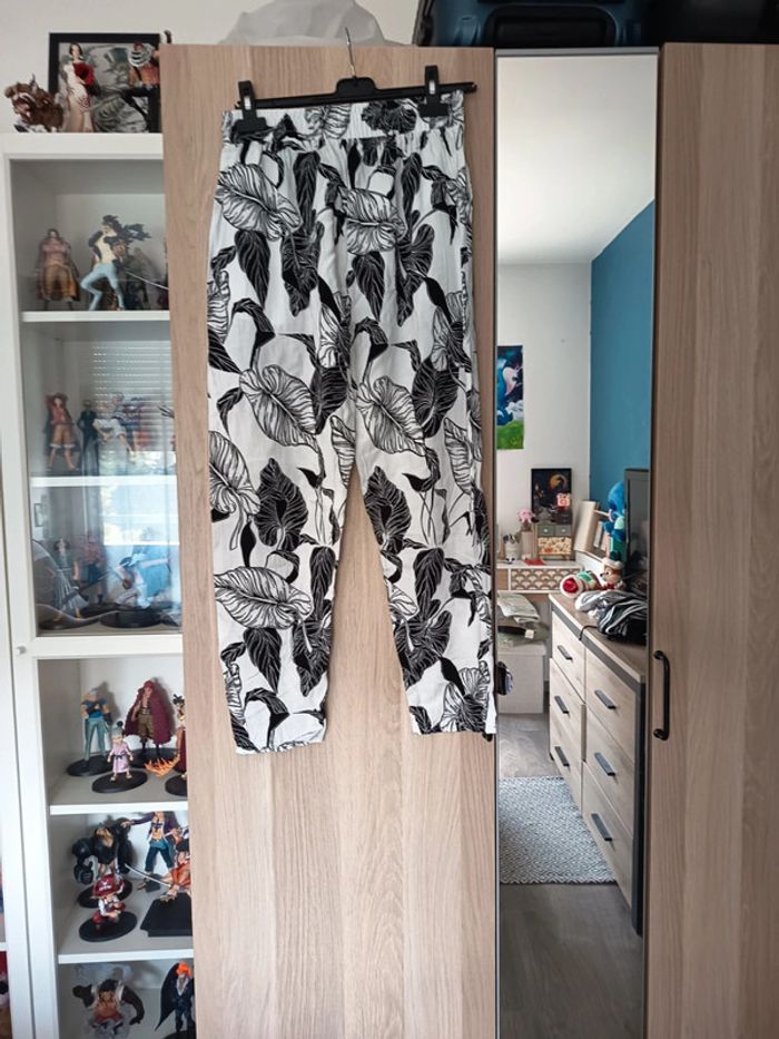 Pantalon fluide blanc feuille noir neuf - Taille L/XL - photo numéro 6