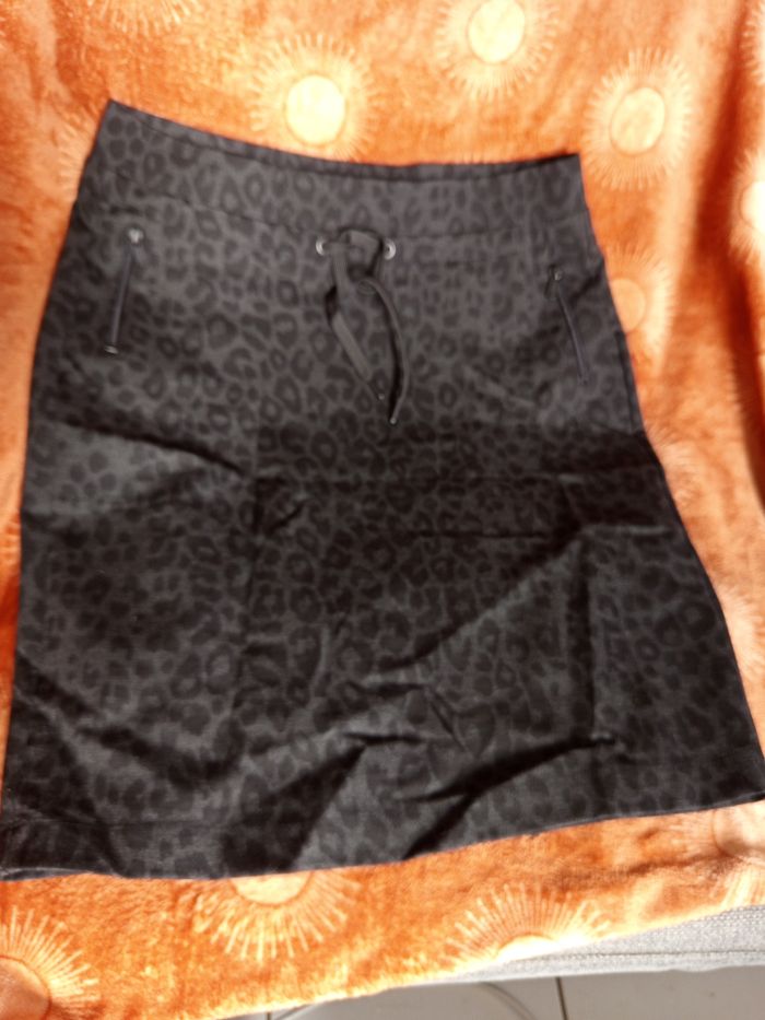 Jupe C&A taille 44