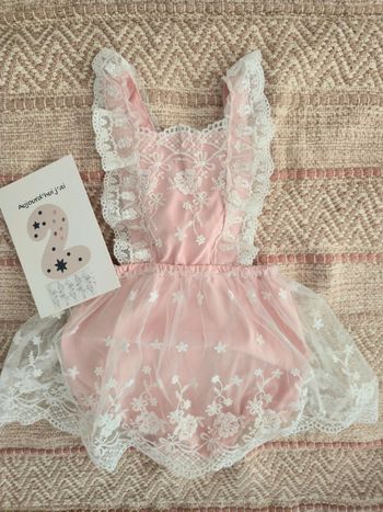 Barboteuse dentelle rose et blanche 18 24 mois