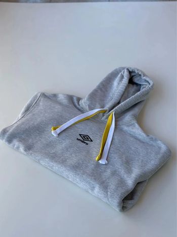 Sweat-shirt Umbro X Celio taille S parfait état