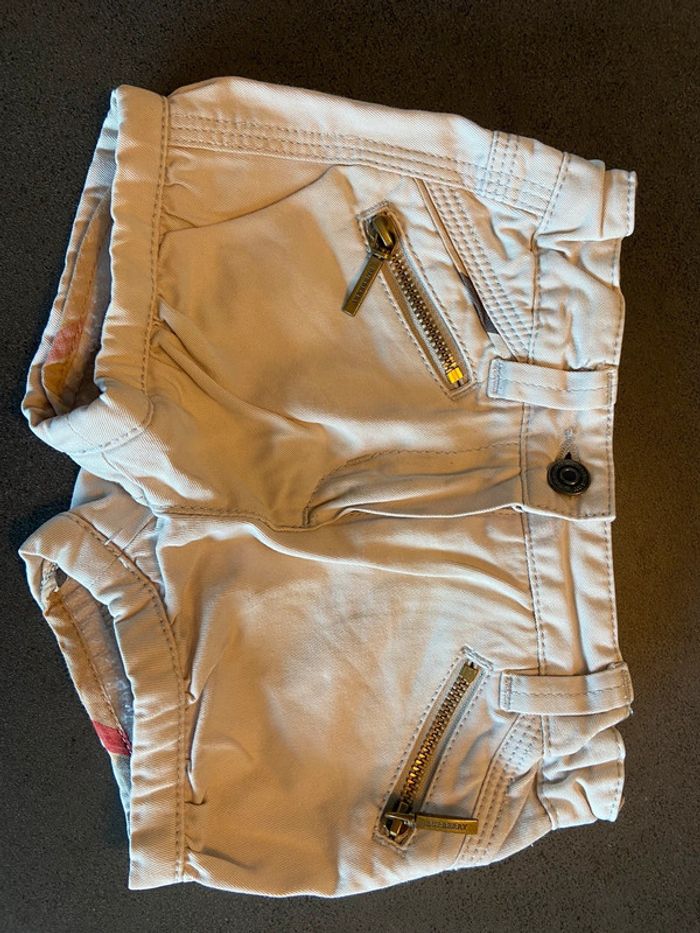 Short burberry 6 mois