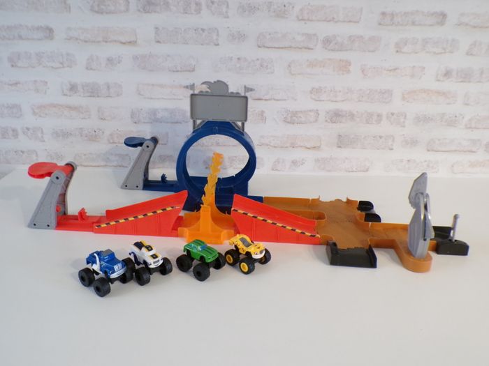 Circuit Blaze et les Monstres Machines - Monster dôme