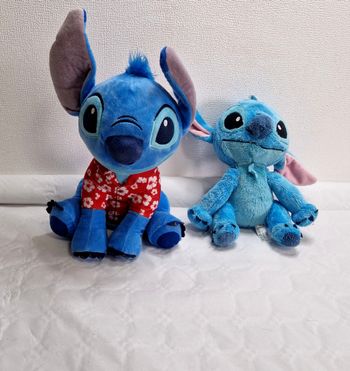 Lot de 2 peluches ,Stitch  , Hawaï