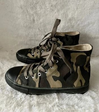 Baskets imprimées militaire kaki, beige, noir pointure 37