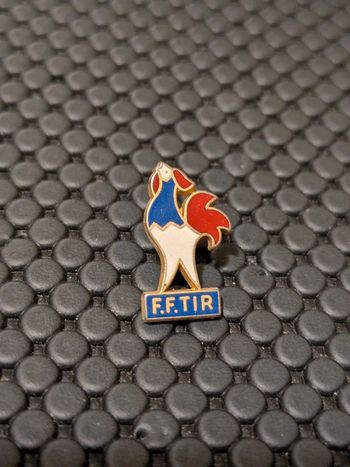 Pin's coq Fédération Française de Tir