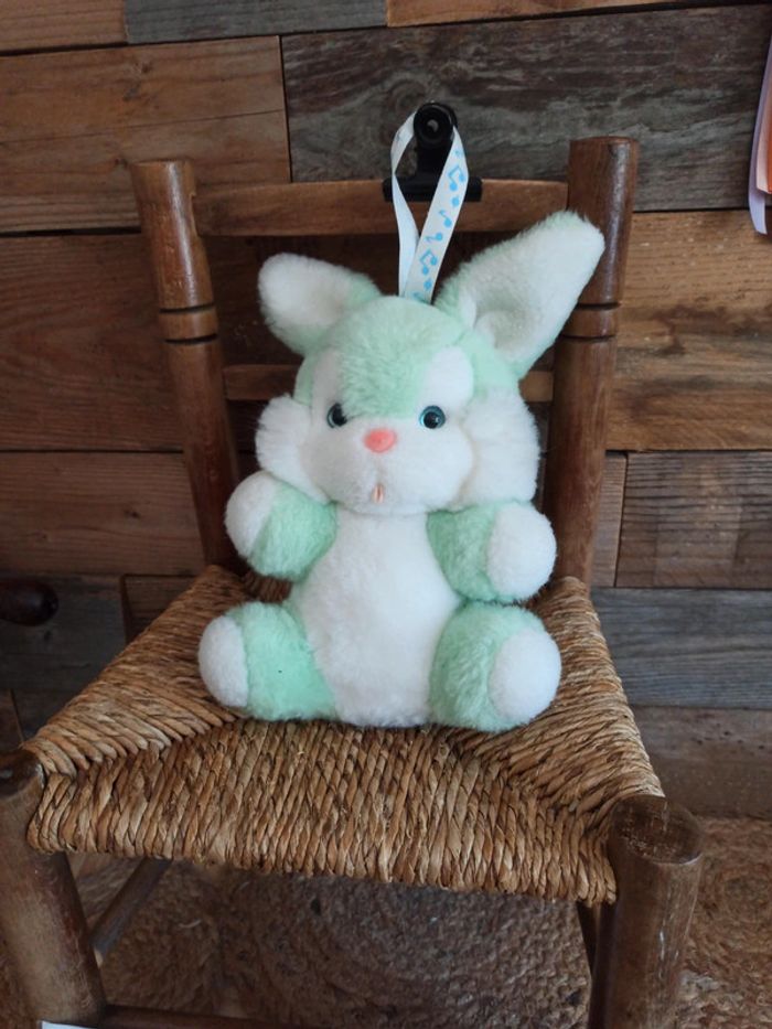 Peluche lapin musical vert blanc Nounours tbe - photo numéro 2