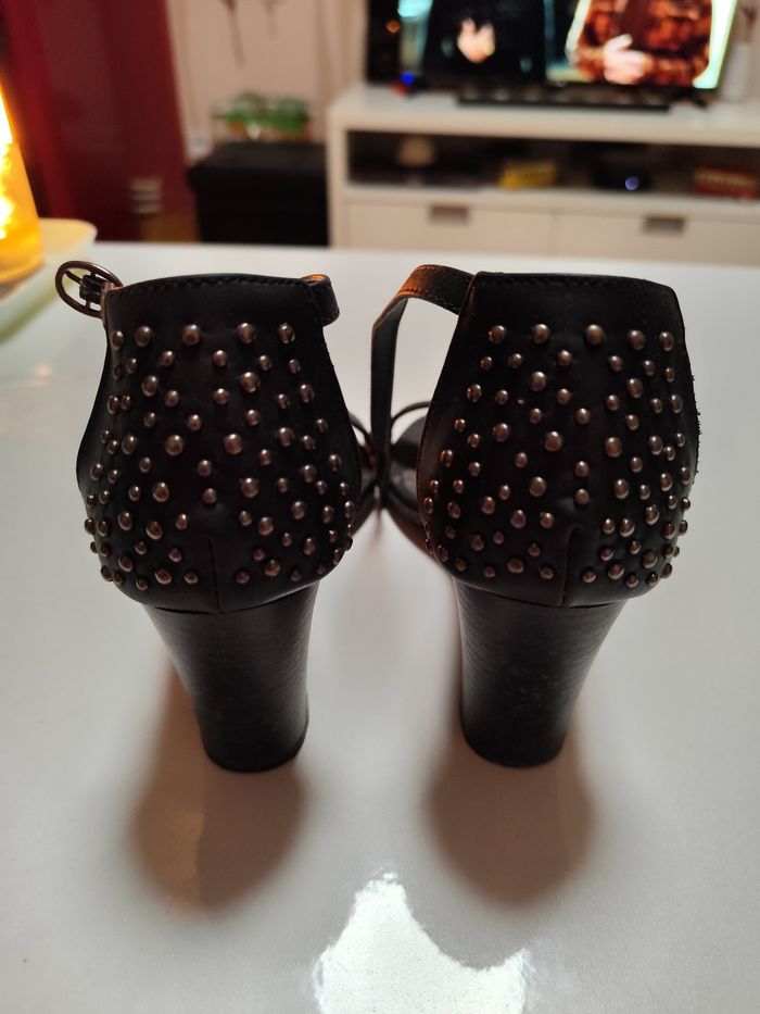 Nu pieds - photo numéro 2