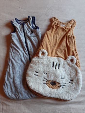 Lot de 2 gigoteuses