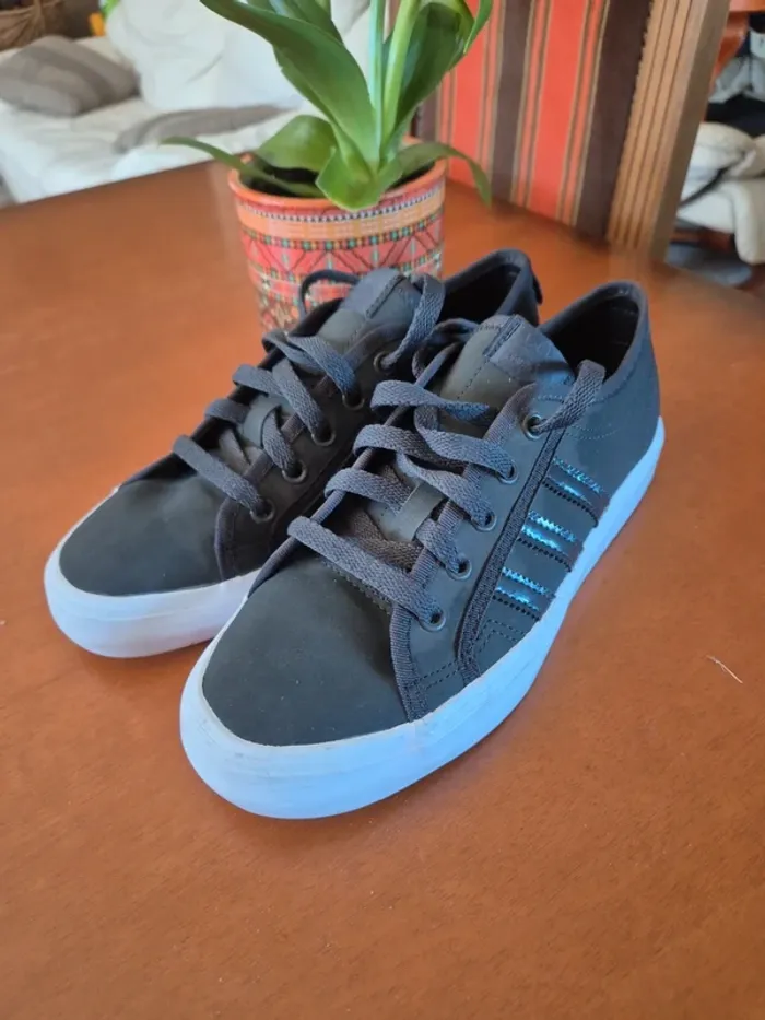 Basket Adidas ortholite taille 38.5 - photo numéro 2