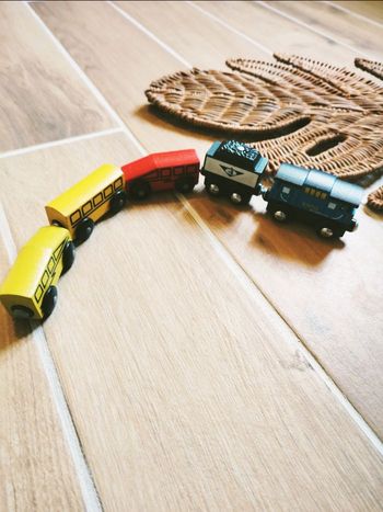 🚂Jeu d'éveil-Petits trains en bois magnétiques/ aimantées - marque IKEA et Toys'r'us