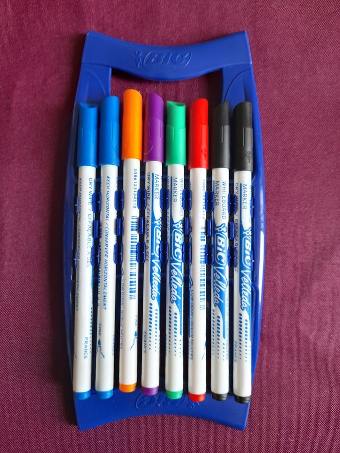8 feutres ardoise bic velleda neuf avec support
