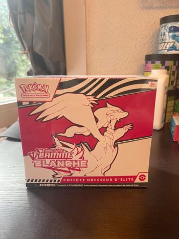 🔥 ETB Pokémon Écarlate & Violet – Flamme Blanche |Reshiram| (Série 10.5 EV) 🔥