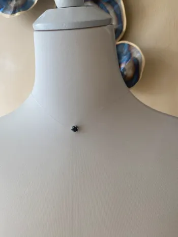 Collier invisible 1 strass noir