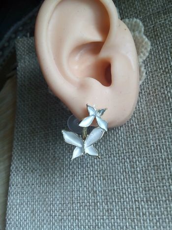 Boucles d'oreilles fleurs blanches en 3 pièces