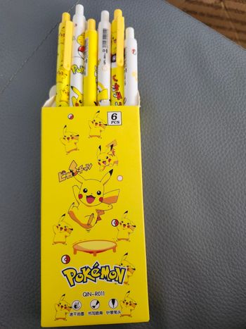 6 stylos Pikachu - neuf