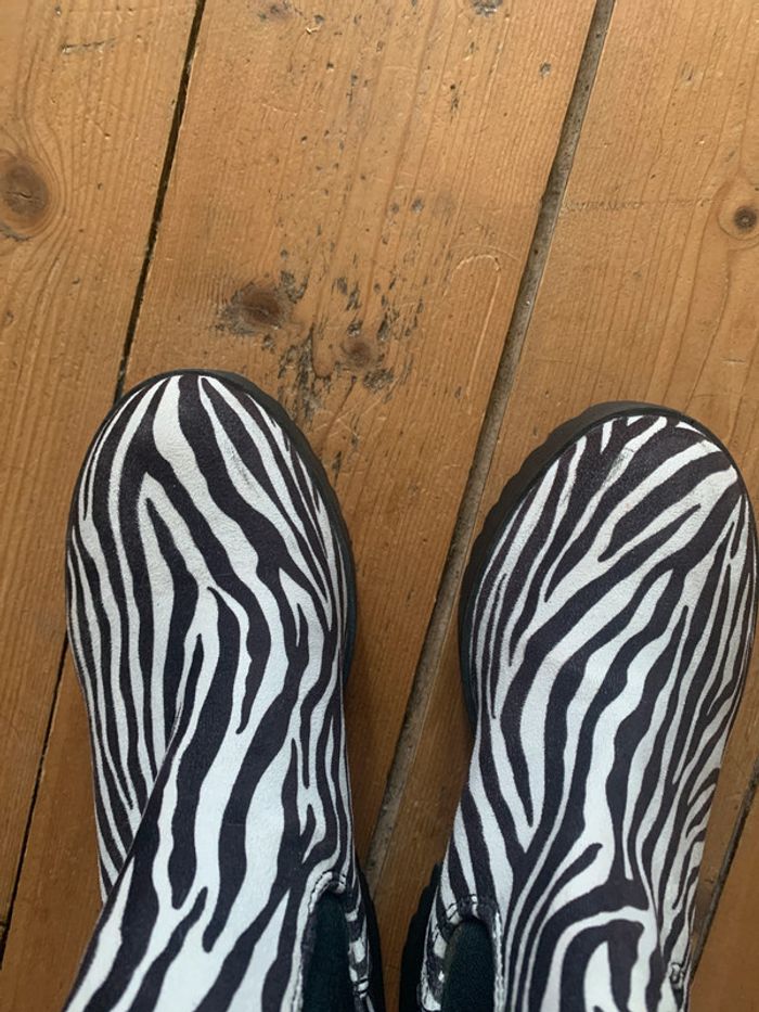 Chaussures bottines motif zèbre mi haute - photo numéro 4