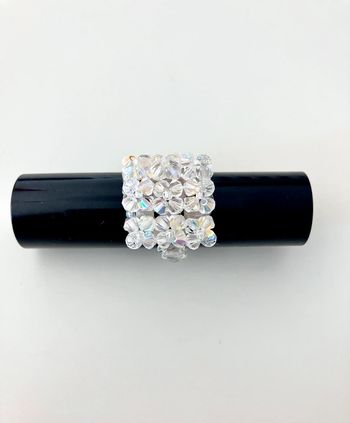 Bague ajustable avec petites perles transparentes