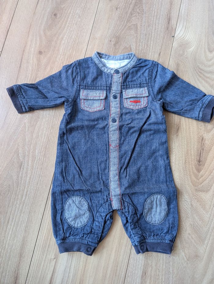 Petite tenue combi en jean souple