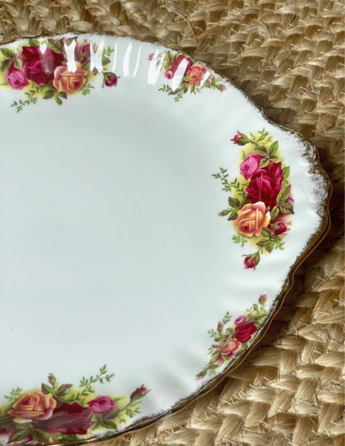 Plat rond en porcelaine Royal Albert - photo numéro 3