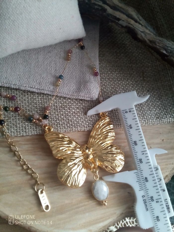 Collier femme papillon et pierres naturelles semi précieuses - photo numéro 3